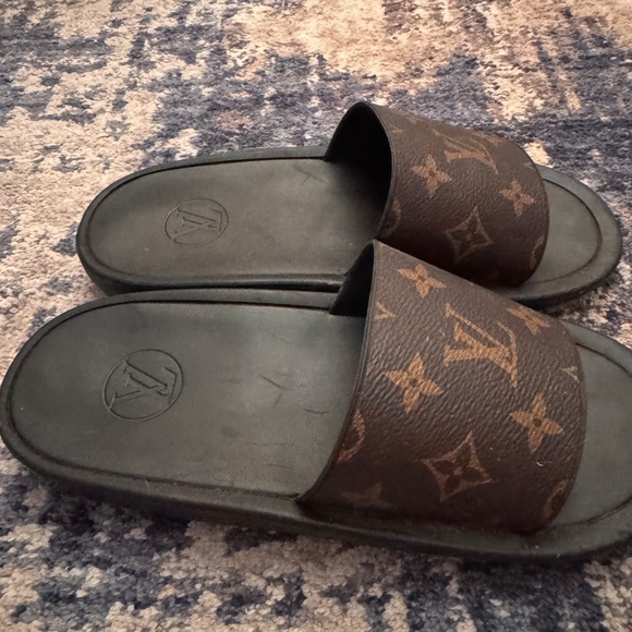 Slides - Picture 2 of 4